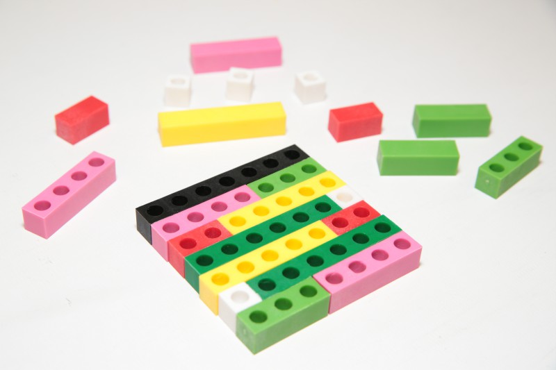 Les étapes pour apprendre le calcul avec les réglettes de Cuisenaire