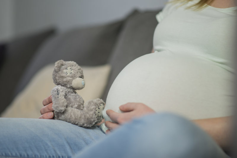 femme enceinte et doudou