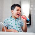 Conseils de parents : se laver les cheveux - Blog Hop'Toys