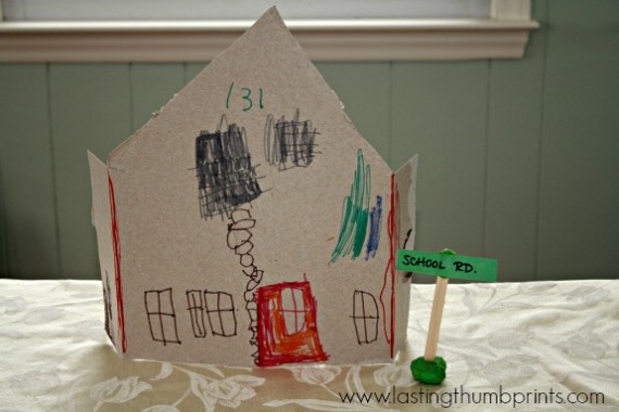 Créer un plan du quartier et de la maison pour apprendre l'adresse aux enfants