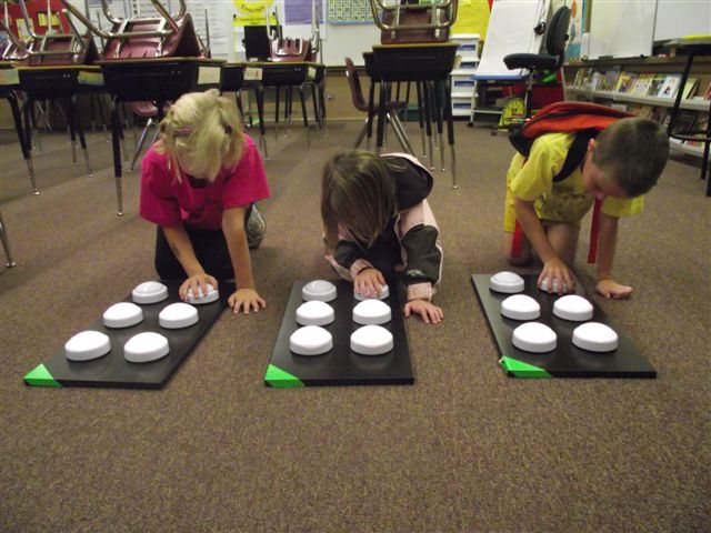 Le pré-braille avec les buzzer lumineux