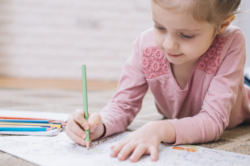 Enfant qui écrit