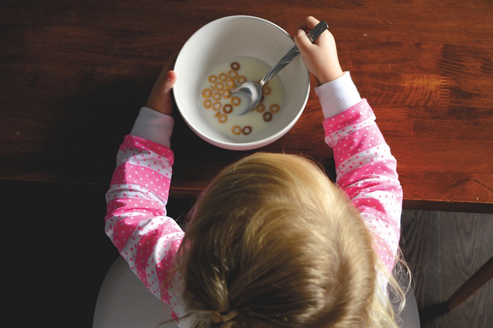 Néophobie : pourquoi mon enfant refuse de manger ?