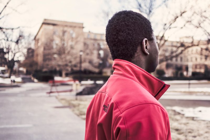 Un adolescent en manque de confiance