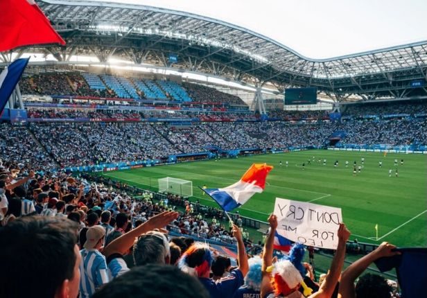 La foule lors d'un match de football dans un stade