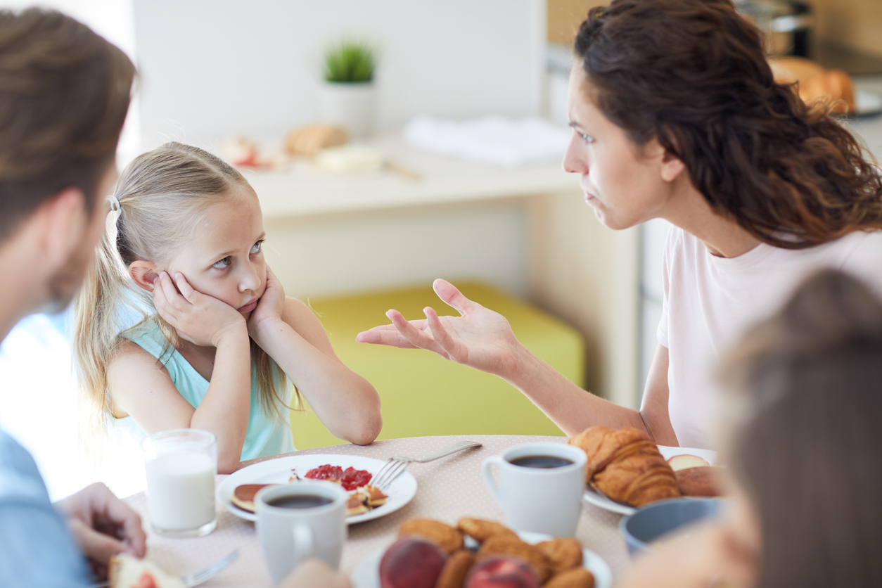 repas en famille avec problèmes