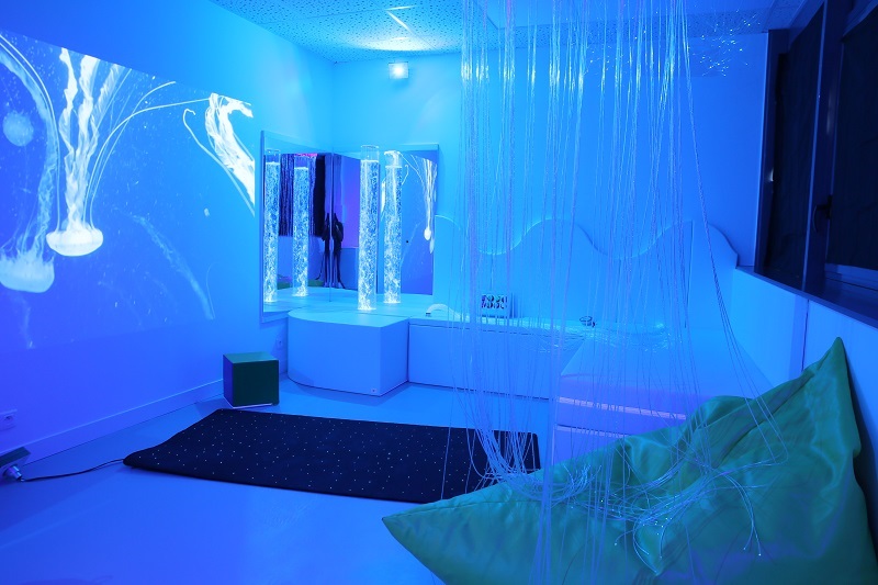 La salle sensorielle en bleu