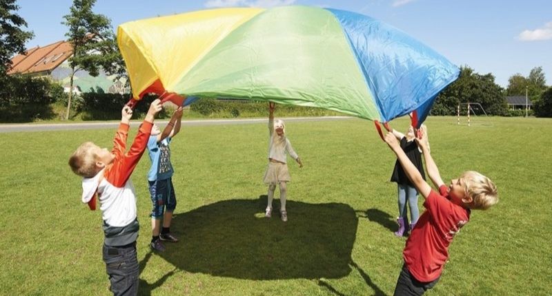 Le parachute et les enfants