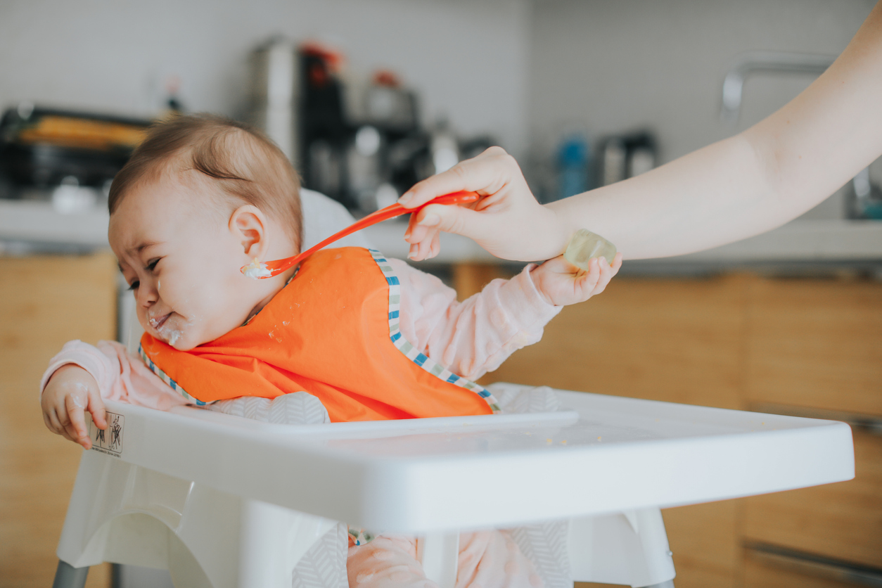 Un bébé qui refuse de manger