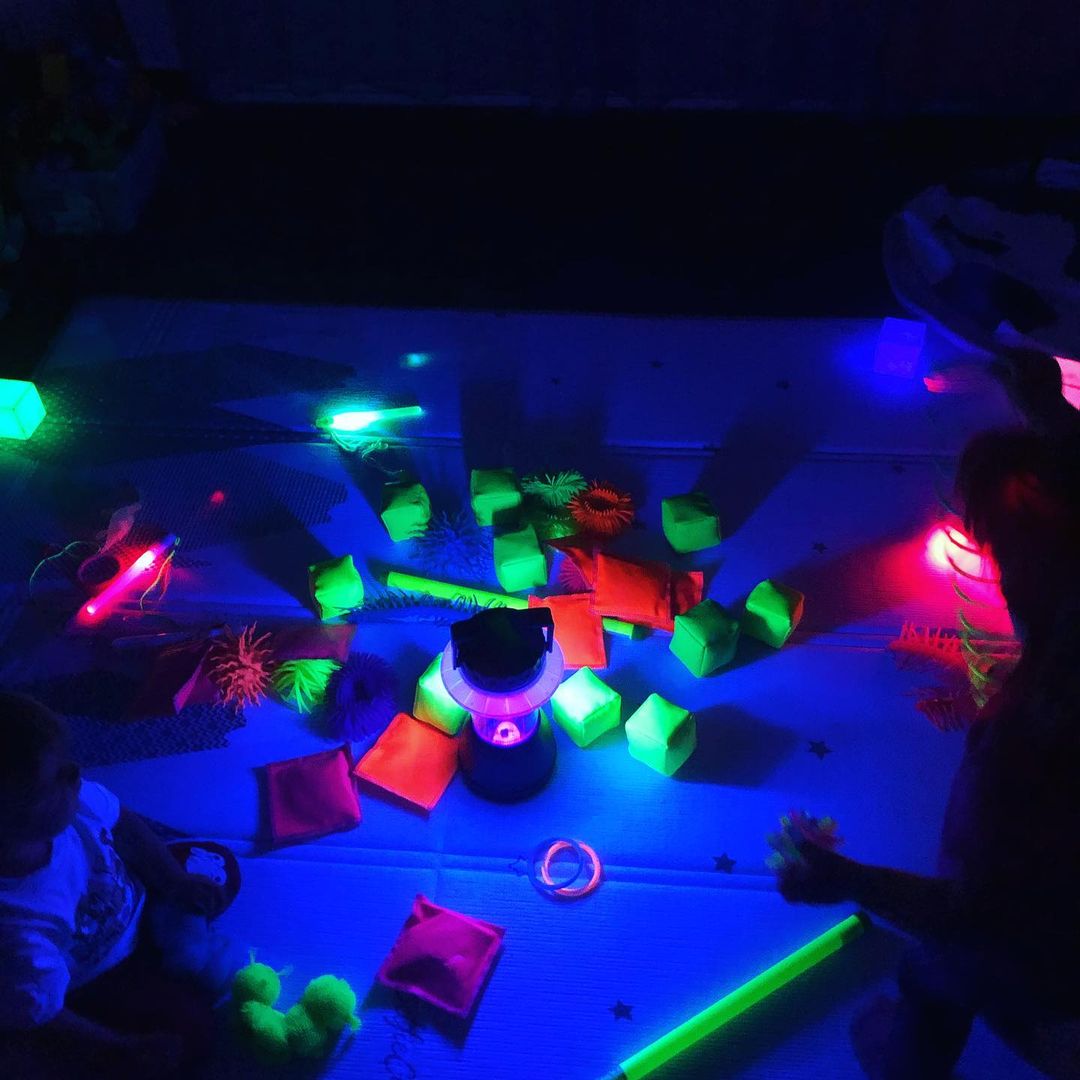 Assistante maternelle : créer un espace Snoezelen - Blog Hop'Toys