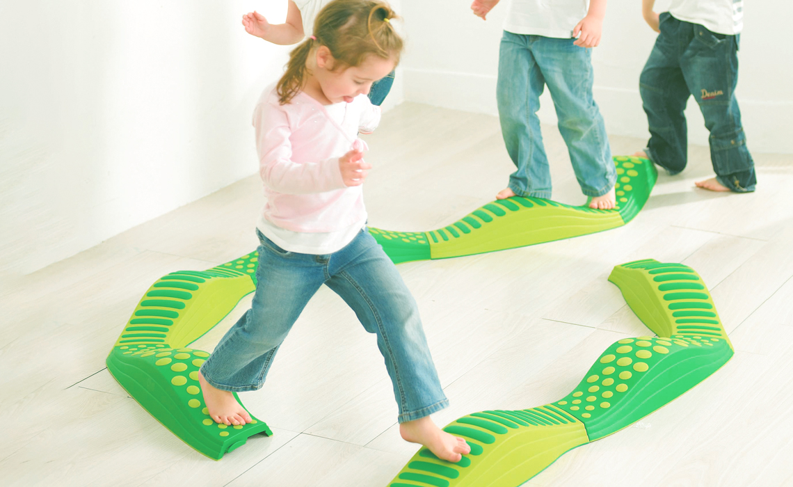 Fiche D Activité Parcours De Motricité Creche Quels apprentissages avec un parcours psychomoteur ? - Blog Hop'Toys