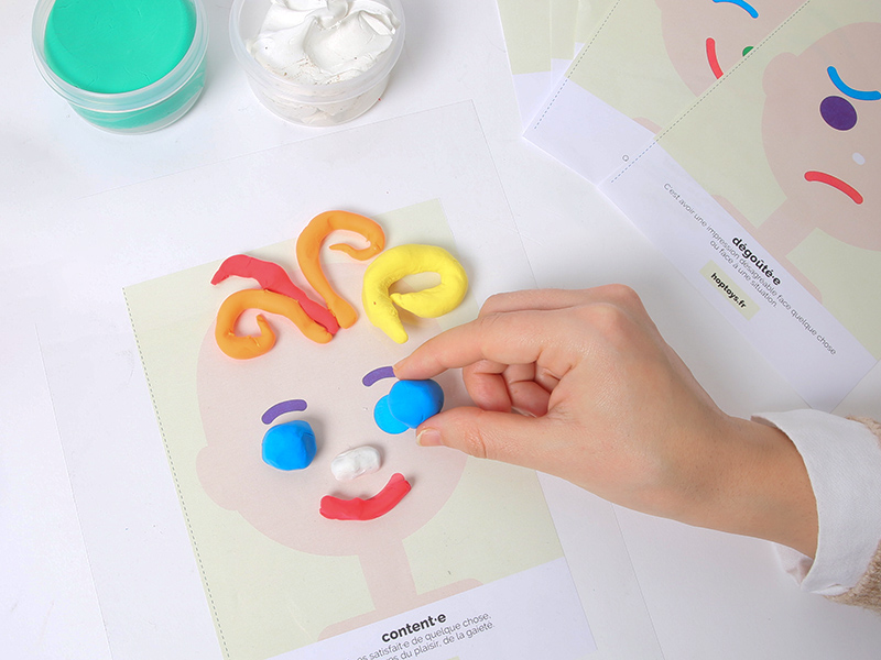 reproduire une émotion avec de la pâte à modeler