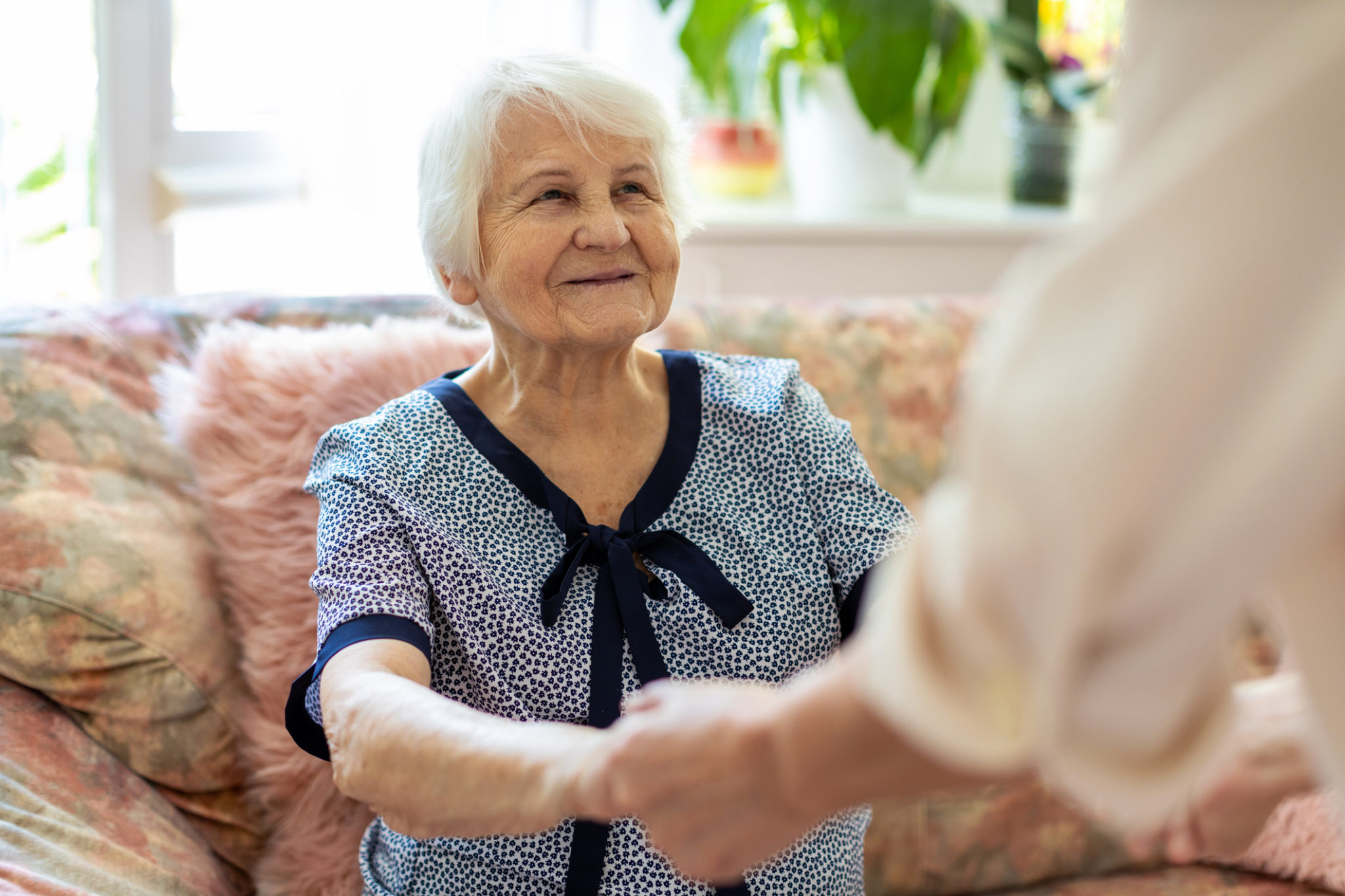 Dame Alzheimer et son aidant 