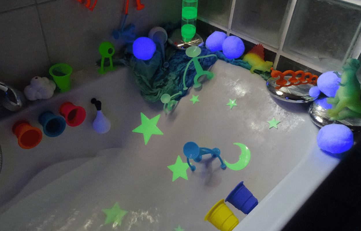 Des activités sensorielles dans le bain ! - Blog Hop'Toys