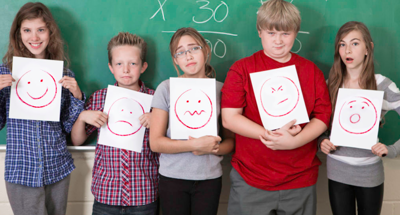 Des enfants expriment leurs émotions