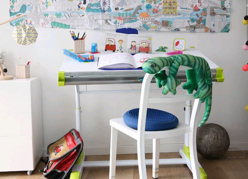 bureau et fournitures scolaires ergonomiques