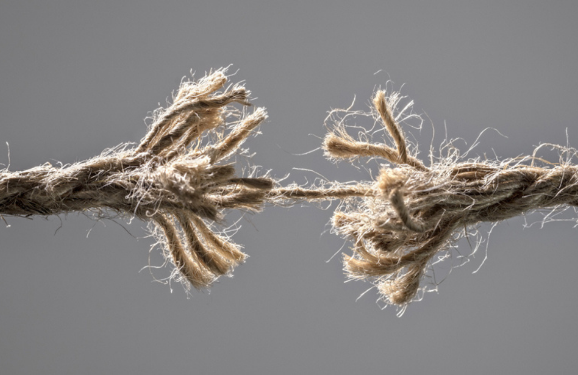 Une corde sur le point de céder