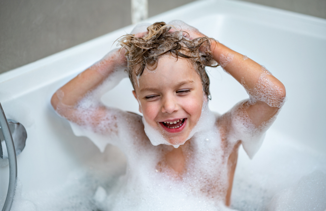 Conseils de parents : se laver les cheveux - Blog Hop'Toys