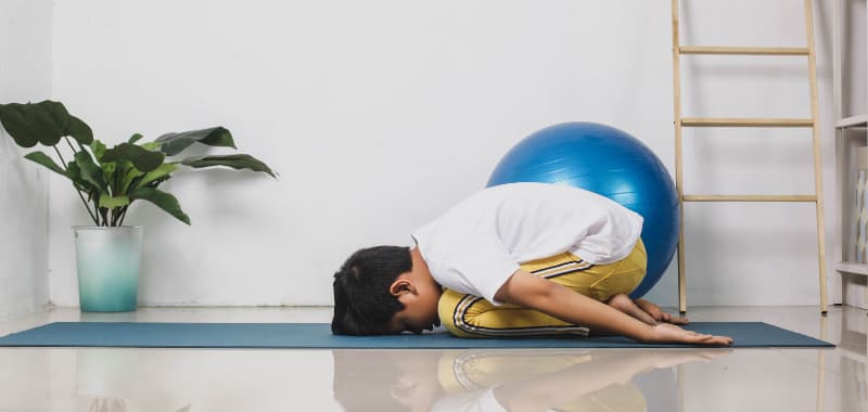 Le yoga pour se détendre et aider à être plus calme