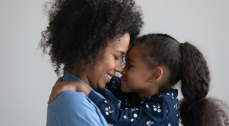 maman et enfant visage