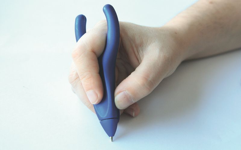 Stylo ergonomique pour une préhension en pince sans effort