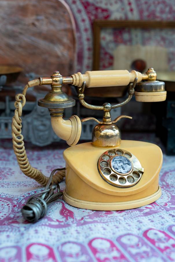 Vieux téléphone à cadran rotatif