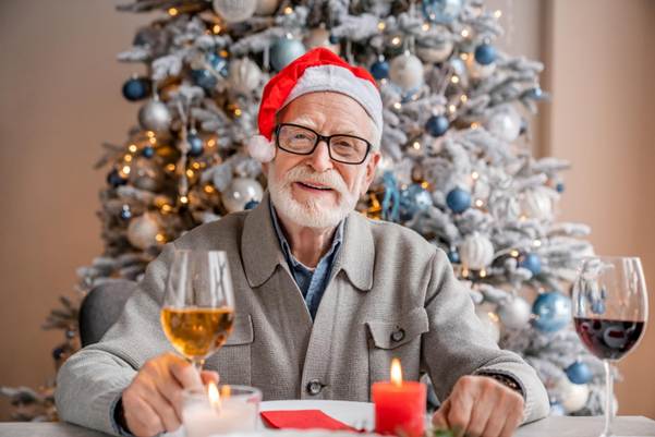 Personne âgée à Noël