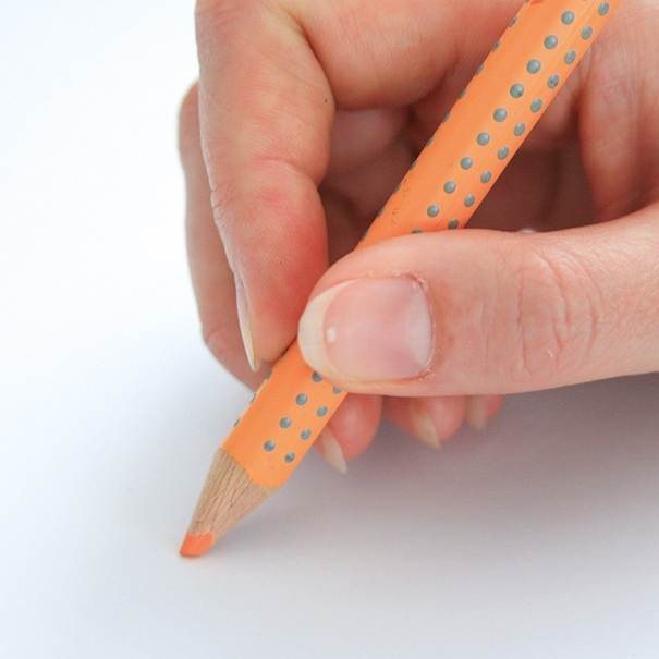 Crayon ergonomique utile en graphopédagogie 