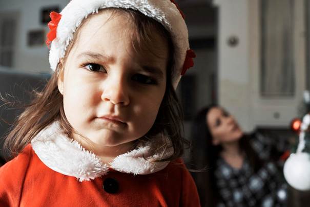 Enfant avec bonnet de noël