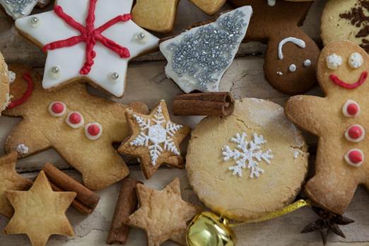 Cookies de Noël : partager des activités simples et adaptées avec un proche Alzheimer à Noël